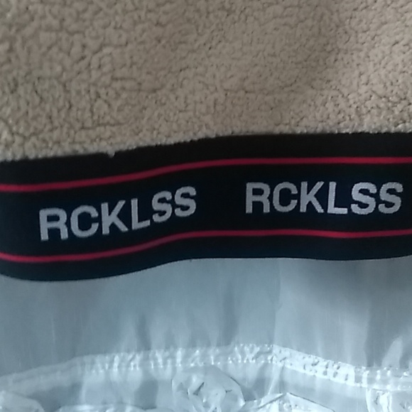 Y&R Cuffed Fur Hoodie - Picture 3 of 6